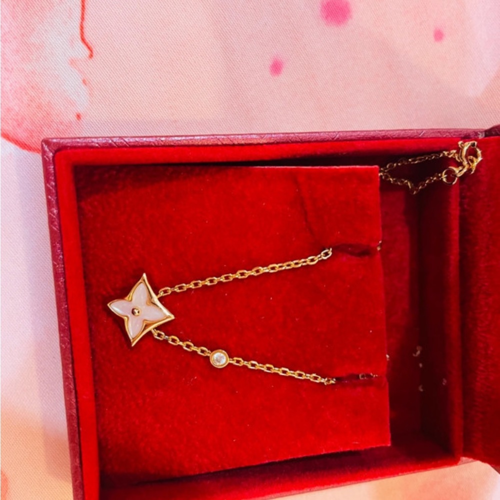 Pink luck necklace